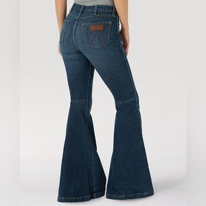 Wrangler Retros High Rise Flares - Medium Wash